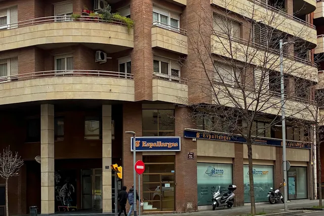 L'edifici · El despatx és a la planta baixa